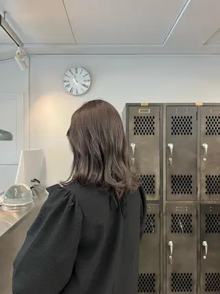 ミディアム INORI /フェイスレイヤーのヘアスタイル