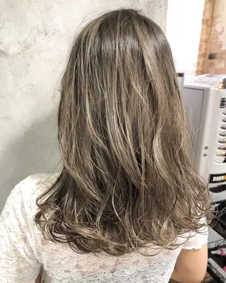 セミロング カラー ヘアアレンジ 遠藤 拓馬のヘアスタイル