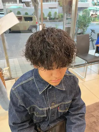 ミディアム パーマ メンズ 韓国風メンズ/毛流れ ヘアなら須田龍世のヘアスタイル