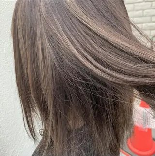 カラー ヤマダ サクラのヘアスタイル