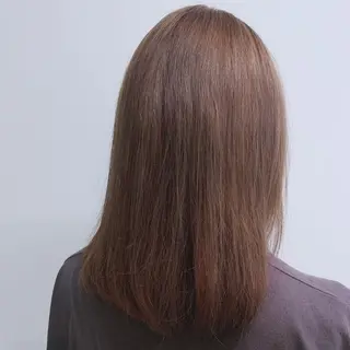 セミロング カラー くすみミルクティー／ ブラウン🪡TOWAのヘアスタイル