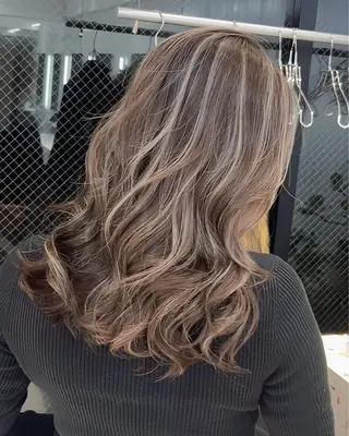 ミディアム カラー ✨レイヤーカット 海外ヘア/原宿✨のヘアスタイル