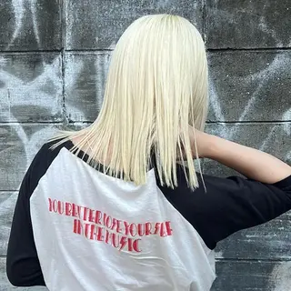 カラー hinata /ハイトーンのヘアスタイル