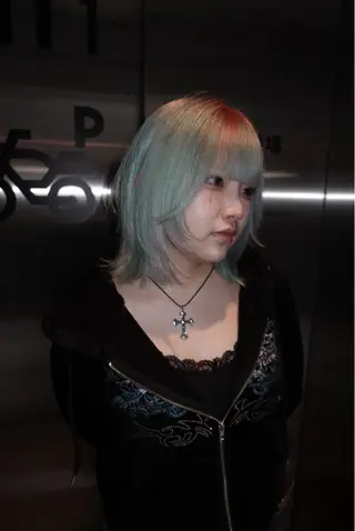 ミディアム Null 表参道所属・岩下昂世/ ハイトーン/デザインのヘアスタイル