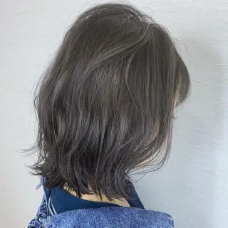 ミディアム ブリーチなしダブル/ レイヤーカット 小棹のヘアスタイル