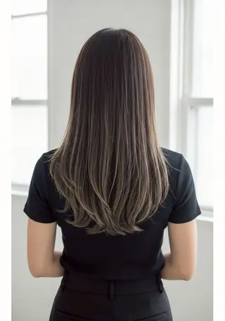 ロング カラー 土肥 美羽のヘアスタイル