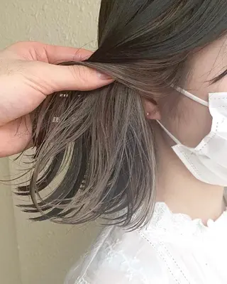 ミディアム カラー iLi所属・iLi 《イリ》のヘアスタイル