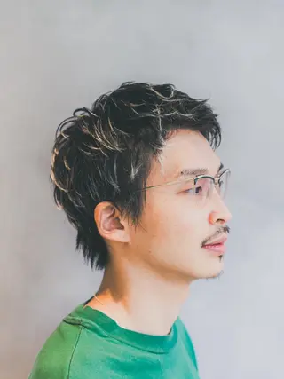 ショート カラー パーマ メンズ 宇野 佑馬のヘアスタイル