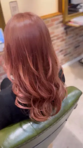 ロング 飯星慧斗 /ブリーチ、縮毛矯正のヘアスタイル