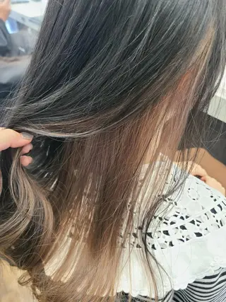 カラー ロング 関口 友菜のヘアスタイル