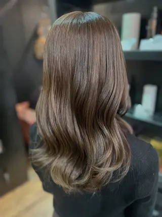 ミディアム カラー shiomi H hair fashion所属・久門 未来のヘアスタイル