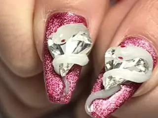 ネイル 新山 聖のネイルデザイン