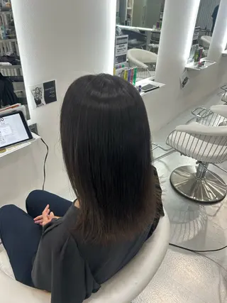 ミディアム あやめ🪽 オリーブ/ハイトーンのヘアスタイル