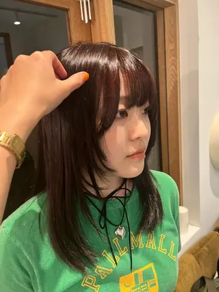 セミロング YUI／レイヤー カット/透明感カラーのヘアスタイル