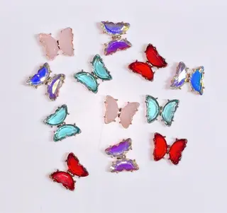 ネイル VIERU 🌈🎀💖のネイルデザイン