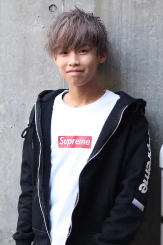 カラー メンズ 平野 優奈のヘアスタイル