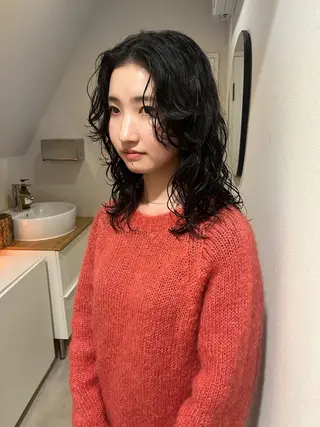 ミディアム パーマ GO TODAY シェアサロン 表参道Flos店所属・nishi fuyumiのヘアスタイル