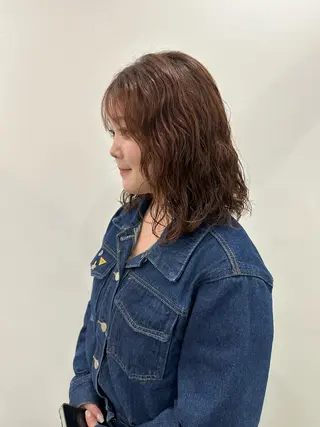 ミディアム カラー パーマ レイヤー/ナチュラル 💐nao.のヘアスタイル