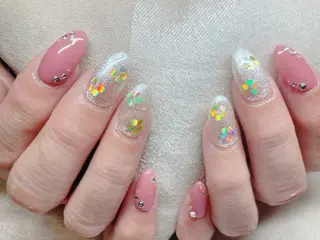 ネイル ECLAT エクラ所属・寺山 千鶴のネイルデザイン