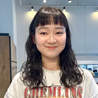 セミロング Ayaka ／ショート／パーマのヘアスタイル
