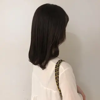セミロング カラー 秋山 裕香のヘアスタイル