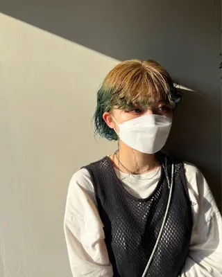 ショート カラー AIconic nagoya所属・縮毛矯正/ レイヤー/ミディアムのヘアスタイル