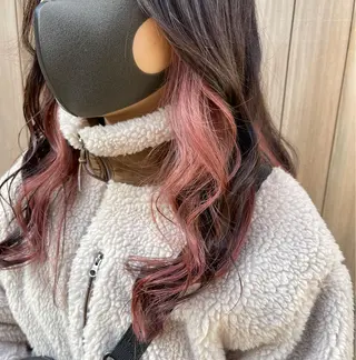 セミロング カラー イシイ シオリのヘアスタイル