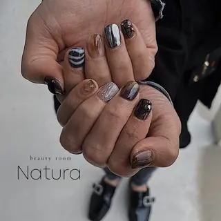 ネイル マツエク・マツパ アイブロウ beautyroom Naturaのネイルデザイン