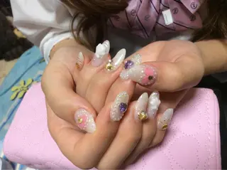 ネイル フラワー ムーンのネイルデザイン