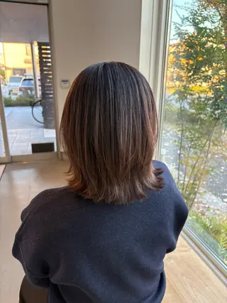 ミディアム 安江 結菜のヘアスタイル