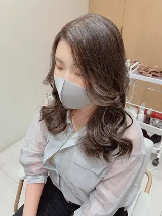 セミロング レイヤー専門家 ダブルカラー修のヘアスタイル