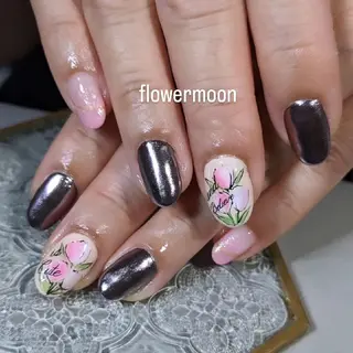 ネイル フラワー ムーンのネイルデザイン