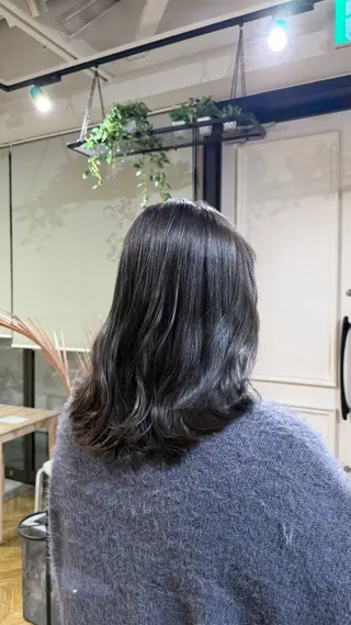 ミディアム カラー 今井 凜のヘアスタイル