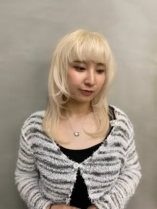 ミディアム カラー ヘアアレンジ mina 🌷のヘアスタイル