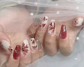 ネイル shineジェル& チップ長さだしのネイルデザイン