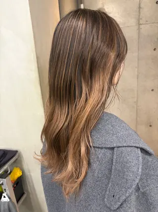 セミロング 頭皮につけないカラー /白髪ぼかし/実加永のヘアスタイル