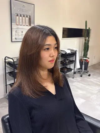 セミロング 滑川 吏音のヘアスタイル