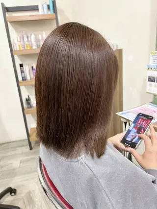 ミディアム カラー 拝頭　奈枝 Beretのヘアスタイル