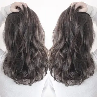 セミロング カラー Mariana/ 鶴原-ハイライトのヘアスタイル