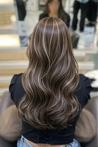 ロング カラー 🤍ハイライト/ レイヤー/銀座🤍のヘアスタイル