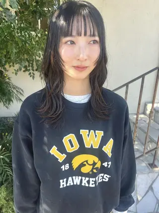 カラー セミロング 相川 ひなたのヘアスタイル