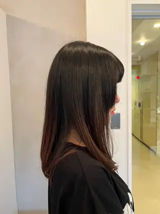 セミロング unfeigned02所属・おーした /カットモデル伏見栄のヘアスタイル