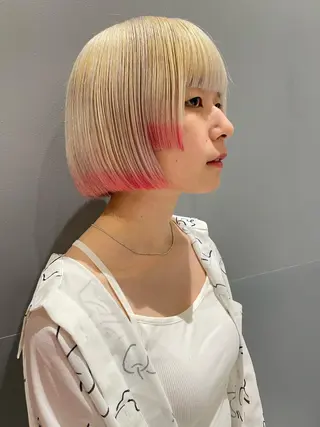 ショート カラー SALOWIN所属・ブリーチ✨ ボブ🪢レイヤーのヘアスタイル