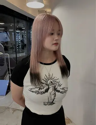 セミロング カラー Hanaka🐈‍⬛ 海外×ニュアンスのヘアスタイル