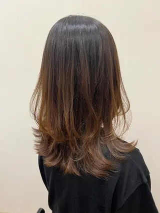 ミディアム たかはし あかりのヘアスタイル