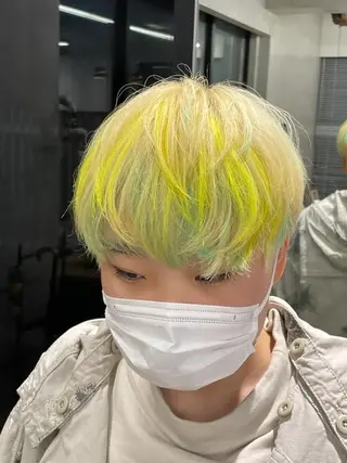 ショート カラー 鶴井 美空のヘアスタイル