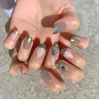 ネイル esby Loely MIZUKIのネイルデザイン