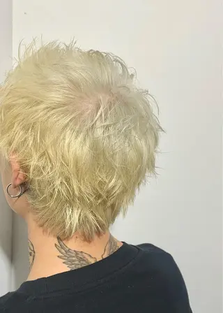 ショート メンズ もにか🌞原宿/渋谷 🌝ブリーチカラーのヘアスタイル