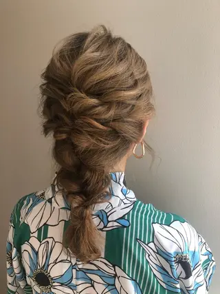 セミロング ヘアアレンジ 似合わせ.ﾍｱｾｯﾄ 得意🌹井上美沙のヘアスタイル