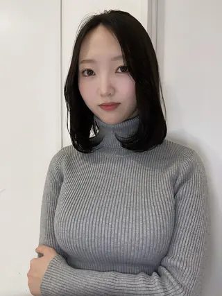 カラー YOLO/ HANAのヘアスタイル